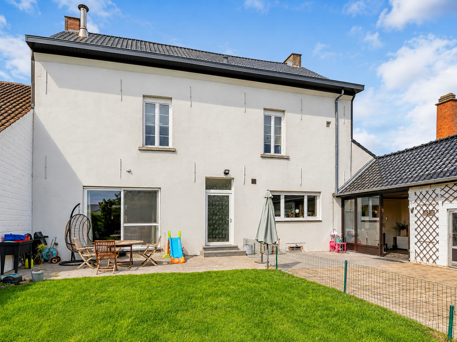 Zeer ruime woning met dubbele garage - foto 2
