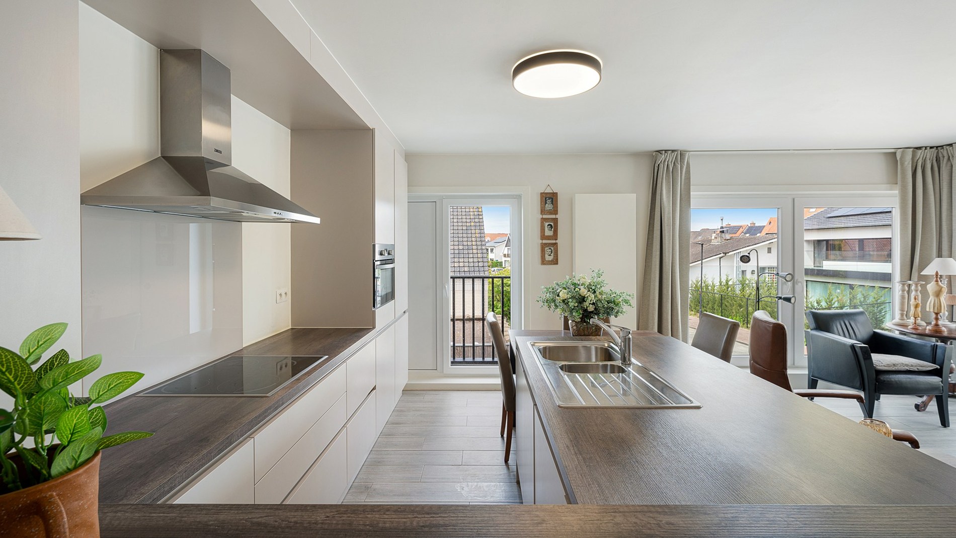 Gerenoveerd appartement met twee kamers en open zichten - foto 2