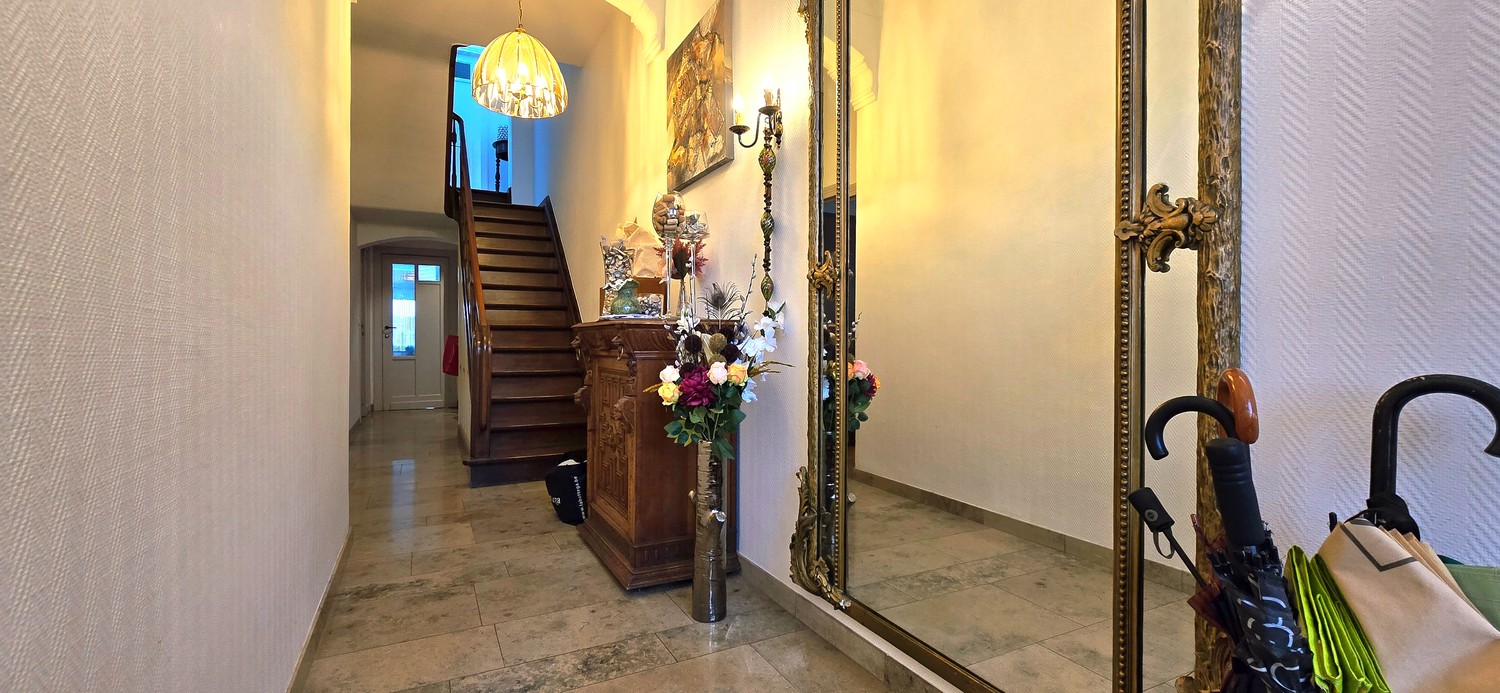 Charmant herenhuis met 5 slaapkamers te koop in Hasselt - foto 5
