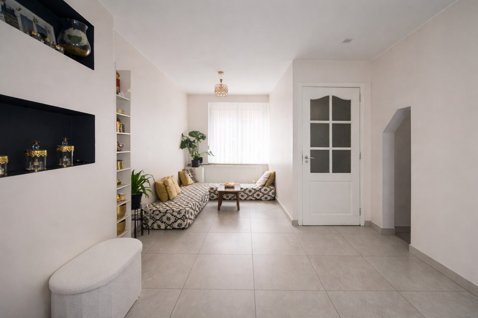 Te koop: Centraal gelegen stadswoning met drie slaapkamers en dakterras in hartje Sint-Niklaas! - foto 3