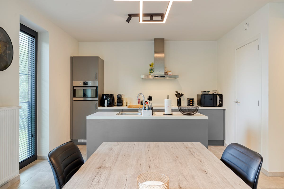 Appartement te koop omgeven door groen en water in Harelbeke - foto 4