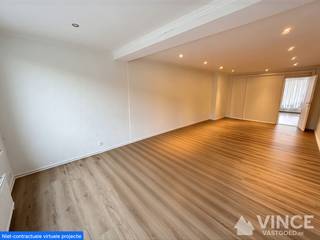 Dit gebouw wordt verkocht als handelswoning en biedt een uitstekende opportuniteit voor ondernemers én investeerders.Het gelijkvloers staat momenteel...