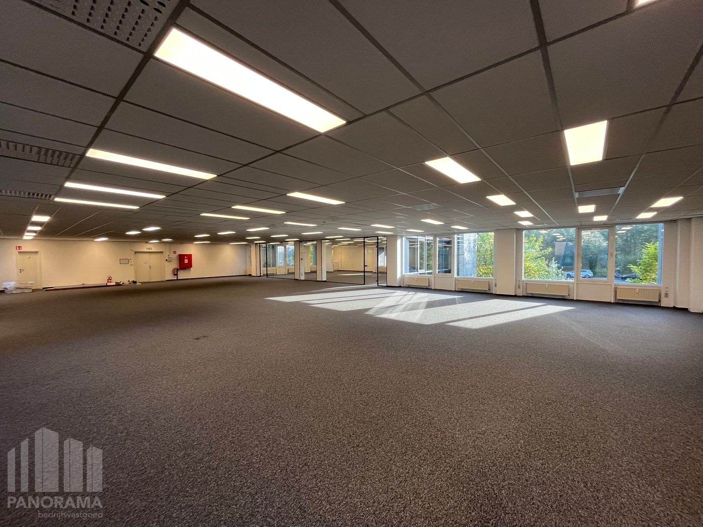Lichtrijke kantoorruimte van 738 m² nabij de E40 te Zwijnaarde - foto 4