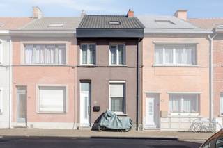 Vous recherchez un logement où vous pouvez emménager immédiatement ? Cette maison lumineuse de la Sint-Bartholomeusstraat a fait l'objet...