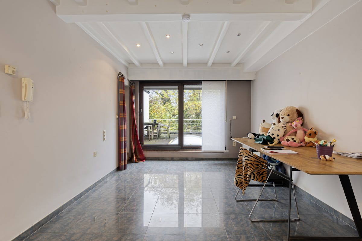 Huis te koop met 2 slaapkamers, terras en inpandige garage - foto 3