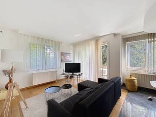 Découvrez ce magnifique bien immobilier situé dans la Rue de la Laiterie, où confort et tranquillité vont de pair !Entrez dans le hall...