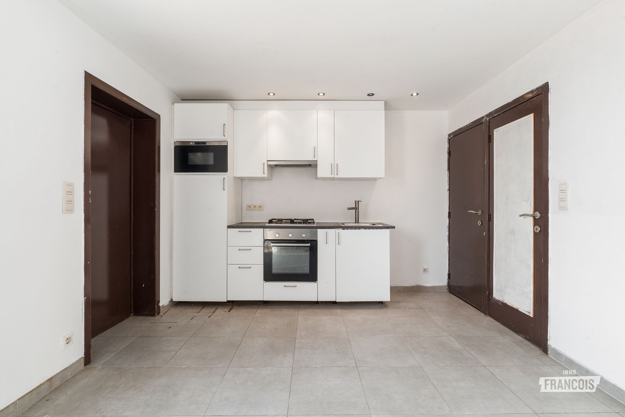 Halfopen bebouwing met 2 slaapkamers en 3 garages in Zelzate - foto 4