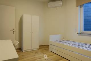 GENT - Zwijnaardsesteenweg 532: Op zoek naar een gerenoveerde en gemeubelde studio te huur in Gent? Dan is dit pand mogelijks iets voor u. De...