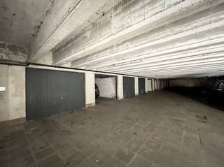 Wij hebben het genoegen u de verhuur aan te bieden van een ondergrondse garagebox in de Avenue Churchill, in het hart van Brussel. Deze...