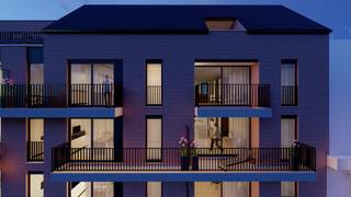 De residentie Ulysses omvat 16 wooneenheden waarvan 5 één-slaapkamer en 10 tweeslaapkamers en één penthouse met 3 drieslaapkamers. De residentie is centraal gelegen op 200 m van de zeedijk en 50 m van de winkels en restaurants. Ook het openbaar vervoer is op korte wandelafstand. De appartementen worden afgewerkt met duurzame materialen met integratie van warmte pompen, vloerverwarming en ventilatie systeem D; Deze zorgen niet alleen voor een aangename temperatuur in de winter maar ook voor koeling in de zomer.<br />U hebt zelf nog inspraak op de indeling en de materiaalkeuzes. Alle appartementen zijn voorzien van een degelijk terras.<br />Het appartement 3.1 is gelegen op het derde verdiep: heeft een ruime leefruimte met terras , berging, 1 apart toilet en 1 badkamers met inloopdouche en 2 ruime slaapkamers
