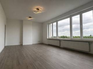 Surf naar www.abricasa.be en plan jouw verhuurafspraak in samen met onze digitale assistente Alice!Dit lichtrijke en instapklare appartement...