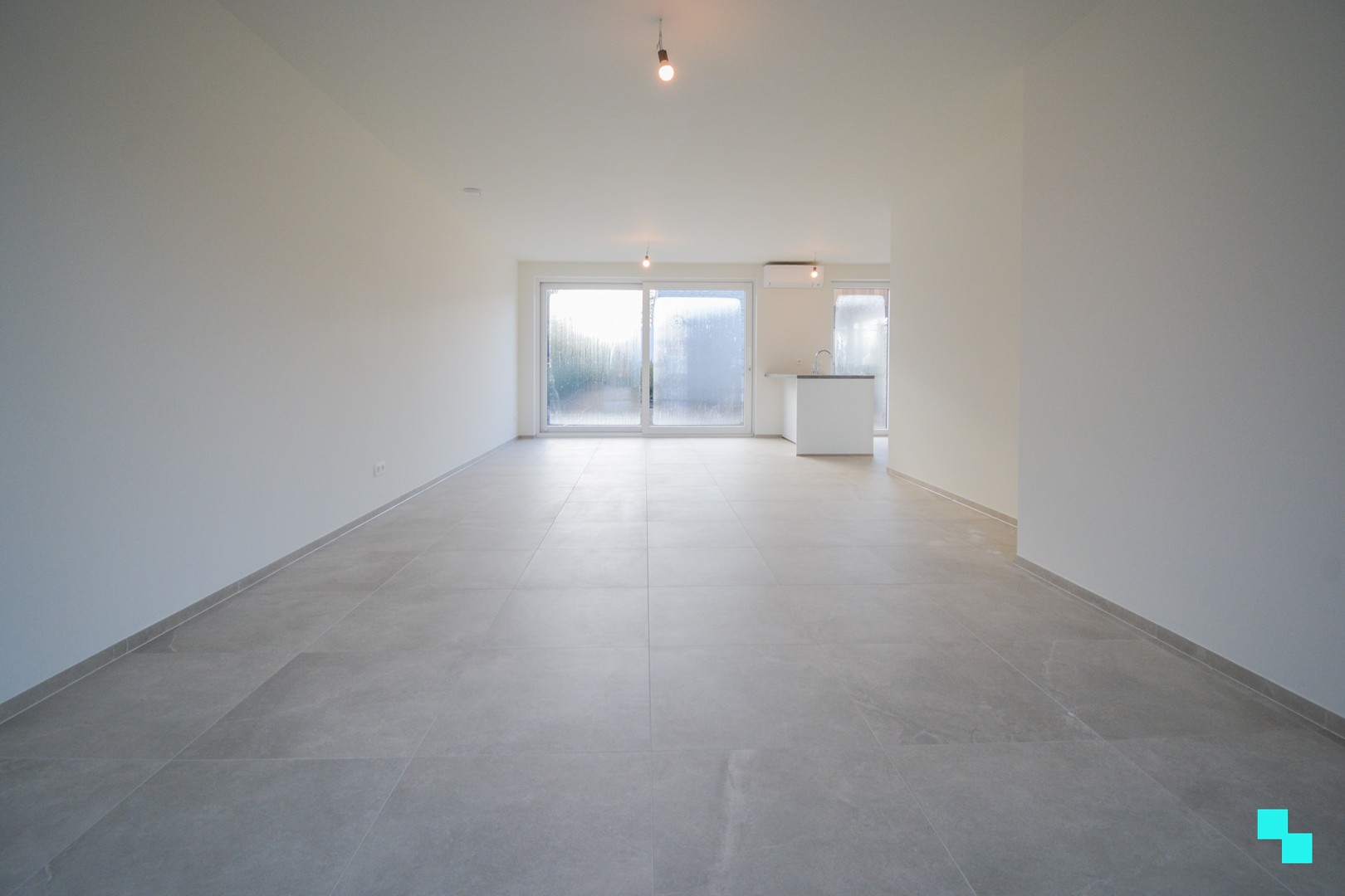 Volleidg afgewerkte nieuwbouwwoning met carport te Sleihage - foto 4