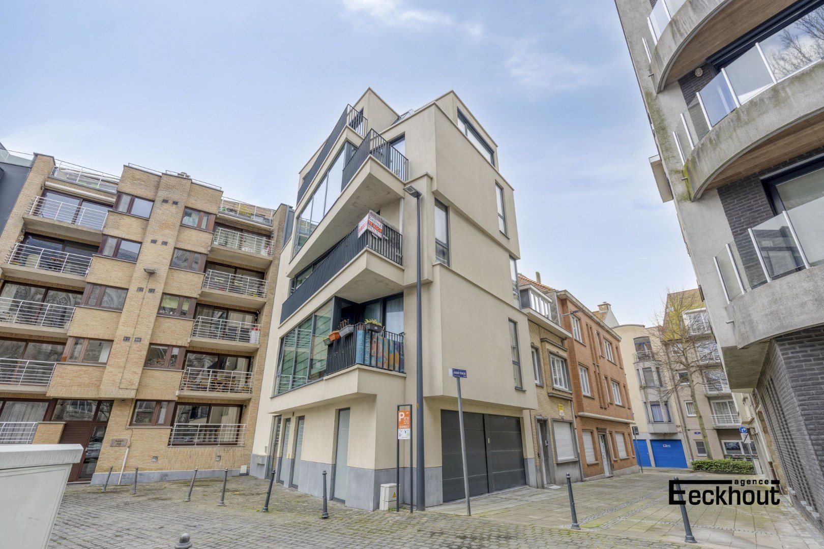 Modern appartement met terras en open zicht op Petrus- en Paulusplein. - foto 4