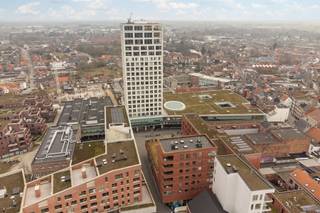Gelegen op de prestigieuze Turnova-site in Turnhout combineert dit hoogwaardig afgewerkte appartement stedelijke dynamiek met comfortabel...