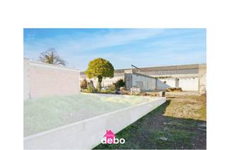 Op een zeer gunstige locatie vinden we deze magazijn(hangar).Het magazijn die nog afgewerkt moet worden heeft een oppervlakte van 240 vierkante...