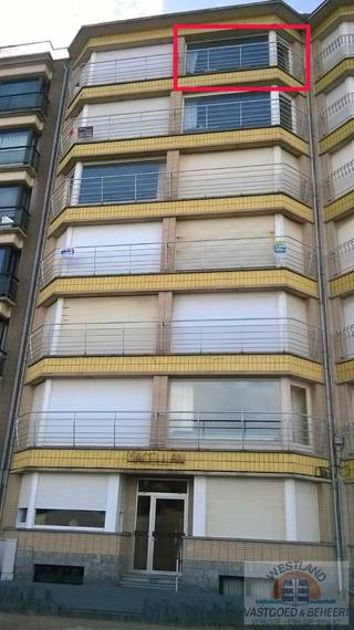 Ontdek dit charmante appartement met 2 slaapkamers, gelegen op de zesde verdieping van de gekende residentie Magellan, pal op de zeedijk van...