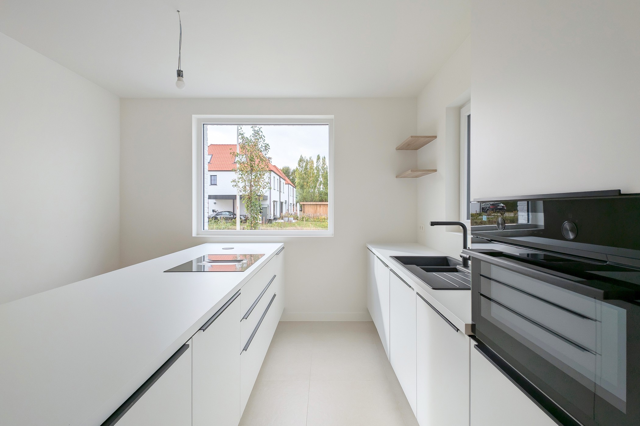 Move-in ready BEN home in a prime location! - photo 3