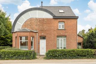 Ontdek deze op te frissen charmante woning nabij het dorpshart van Poederlee, met een vlotte verbinding richting Stad Herentals en de oprit van de...
