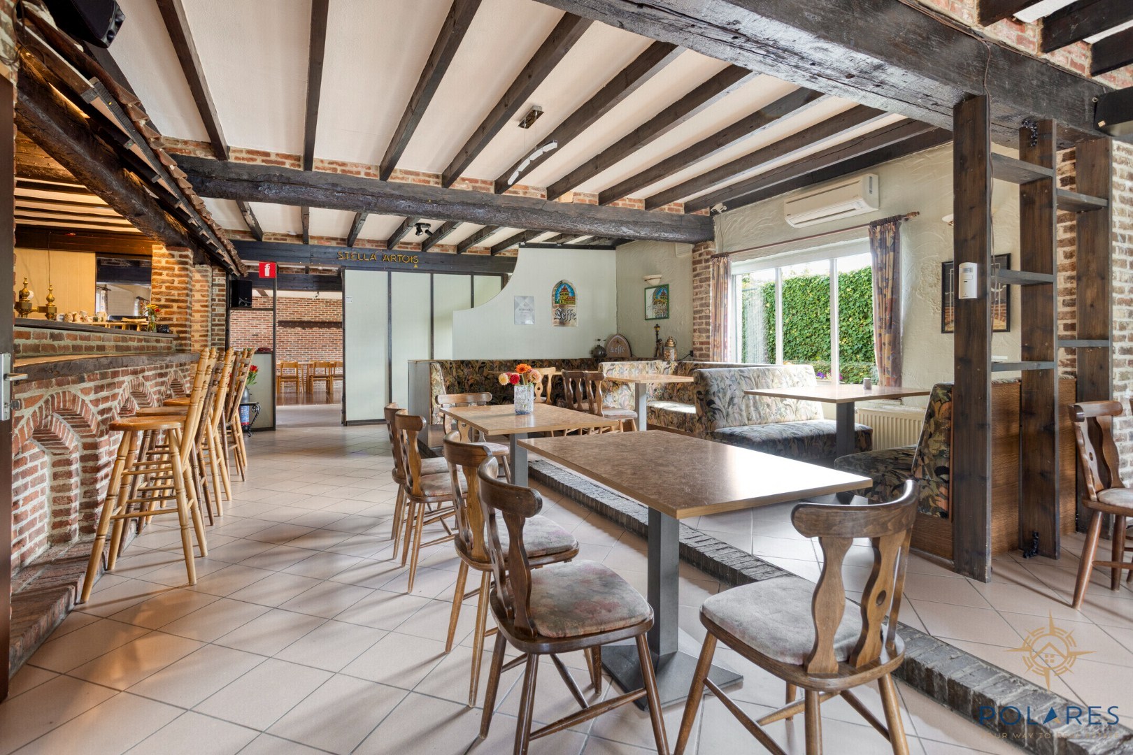 Goed gelegen taverne met woonst en grote parking - foto 4