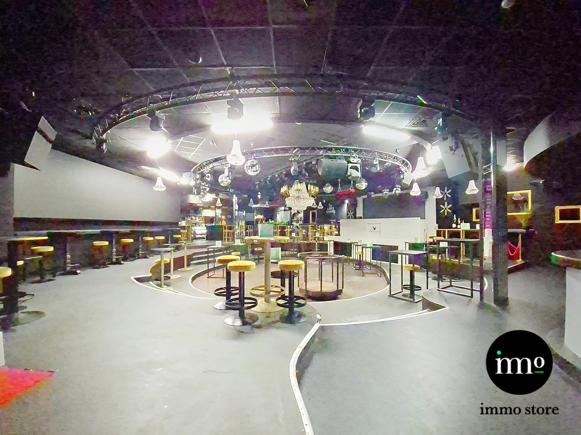 Nightclub met 4 bars en veel meer! - foto 5