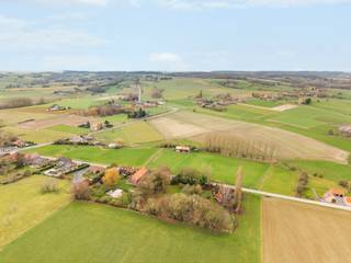 Deze prachtige bouwgrond is gelegen op een uitzonderlijk rustige locatie en biedt een adembenemend landelijk verzicht. Omringd door groen en...