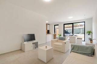 Ruime en moderne nieuwbouwwoning in Scherpenheuvel-Zichem Dit moderne en energiezuinig pand getuigt van verfijnde architectuur en doordachte...