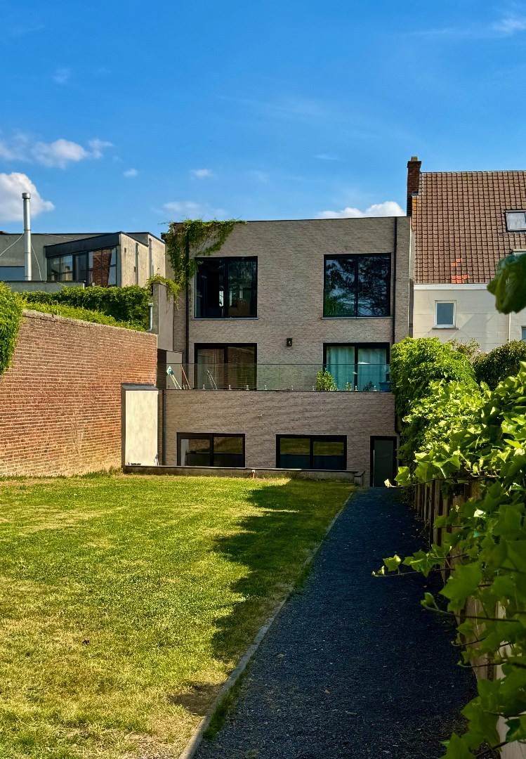 Ruim appartement met tuin en parkeerplaats in Ronse - foto 1