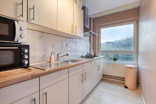 This ready-to-move-in one-bedroom apartment with terrace for sale in Antwerp is located in a well-known residential building on the third floor and has a living area of 56m². Layout:- Entrance hall- Spacious living room- Kitchen- Bedroom with access to the terrace- Bathroom with walk-in shower, sink, toilet and washing machine connection- Terrace- Basement storageAdvantages:- Corner apartment- EPC label B- Lots of potential- Concierge in the buildingIdeal as a starter apartment or as an investment.The apartment is offered for sale at an asking price of 214,000 euroAre you interested in an apartment or house for sale in Antwerp? Don't hesitate to contact us. If you would like to sell your own property, please contact us for a free estimate, by phone at 03/206.76.76 or by email to antwerpen@dewaele.com.You can also always come to us for all other questions about real estate, buying or selling!