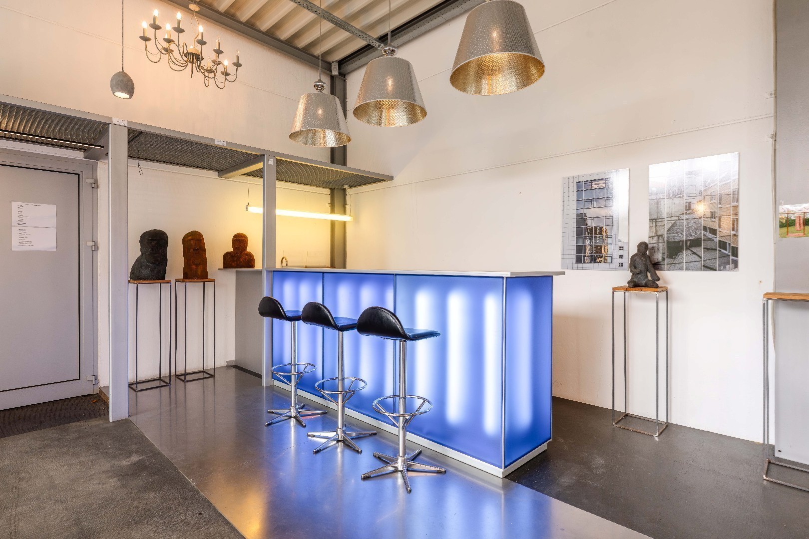 BEDRIJFS-/INVESTERINGS VASTGOED | LOODS | SHOWROOM | BURELEN & APPARTEMENT - foto 4