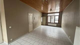 Comfortabele bel-etage woning met 2 slaapkamers en ruime GARAGE op een centrale en rustige ligging in een zijstraat van de Langestraat in het...