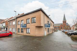 Opbrengsteigendom met 9 appartementen en een woningOp een aangename locatie nabij de vaart in Sint-Jozef Rijkevorsel bevindt zich dit veelzijdige...
