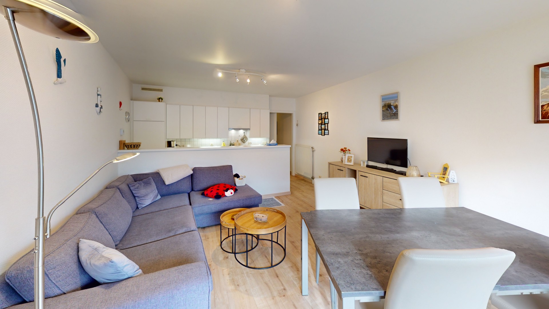 Appartement clé en main de 2 chambres, orienté sud, proche du front de mer - photo 2
