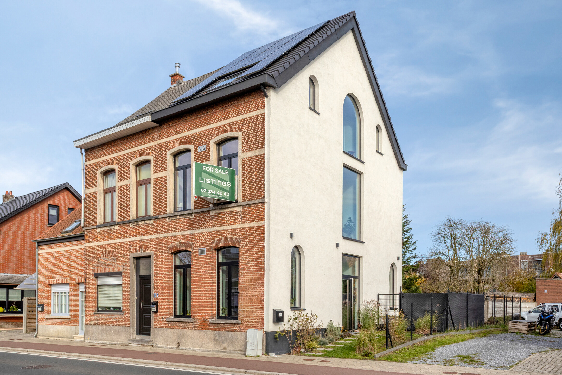 Verhuurde, gerenoveerde woning met 3 slaapkamers en tuin.  - foto 1