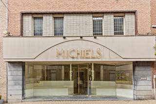 Ideale combinatie van wonen en werken – perfect voor zelfstandigen of ondernemers.Centrale ligging in Wetteren – vlotte bereikbaarheid en...