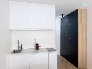 We Invest a le plaisir de vous présenter ce charmant studio de 26 m², situé au premier étage, lequel se trouve à proximité immédiate de la plage de Nieuport et de toute commodité: commerces, restaurants et transports en commun.L'espace de vie est optimisé grâce à une petite cuisine fonctionnelle et un séjour confortable, qui se transforme aisément en espace nuit douillet. La salle de bains, récemment rénovée, est équipée d'une d'une cabine de douche, d'un d'un lavabo et de WC. Le bien dispose également d'un agréable espace extérieur. <br />Une cave privative offre un espace de rangement supplémentaire. À l'arrière de l'immeuble, des emplacements de parking sont disponibles, ainsi qu'un local à vélos.<br />Atouts supplémentaires : PEB C (pas d'obligation de rénovation), absence d'amiante et installation électrique conforme.<br />Un bien idéal pour un investissement rentable ou pour une résidence secondaire à la côte!