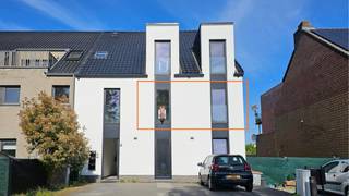 Recent appartement met 2 slaapkamers in Eisden.Centrale  ligging nabij de Pauwengraaf en het commercieel centrum van M2, Maasmechelen Village, de...