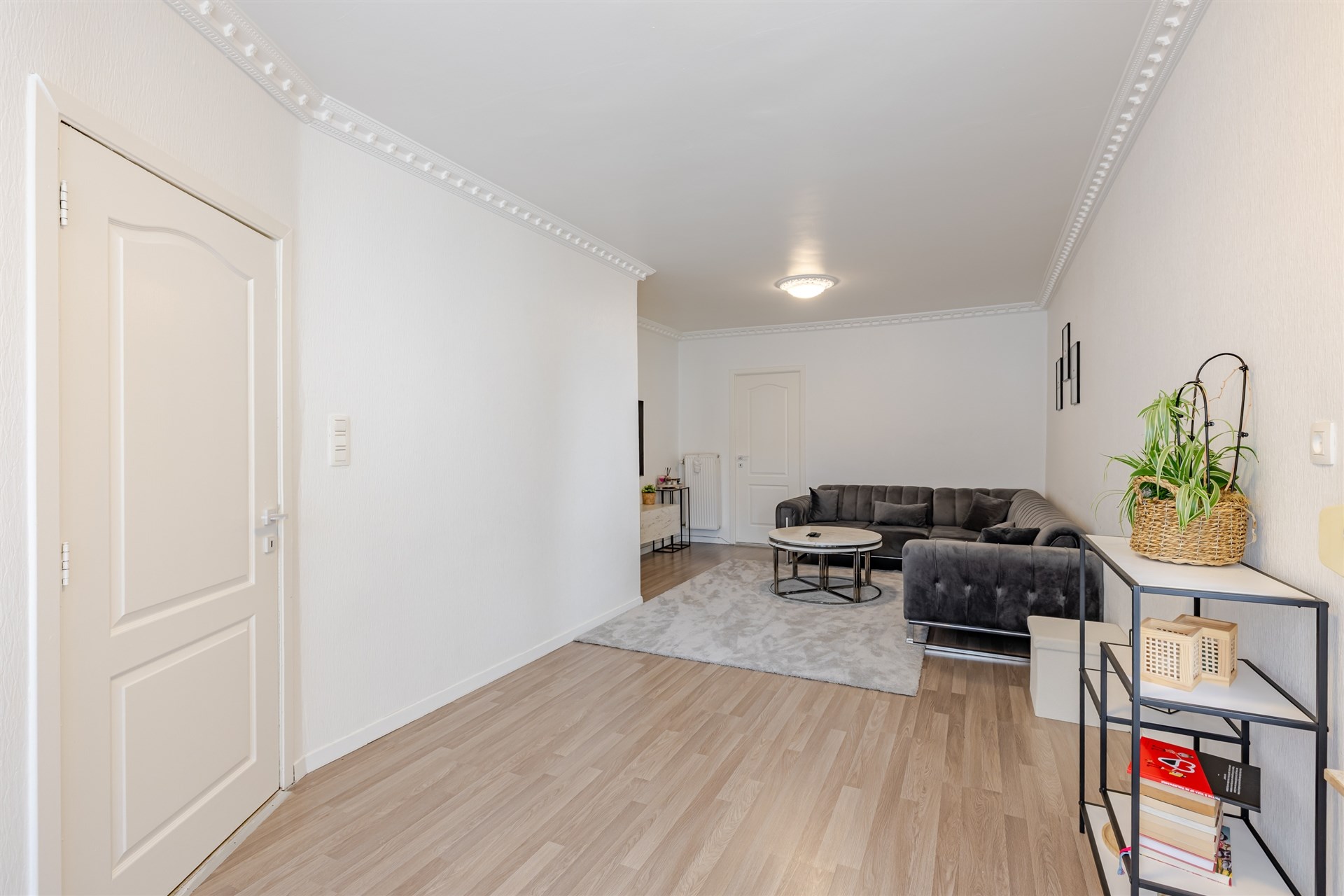 Ruime woning met 4 slks, tuin en garage - foto 3