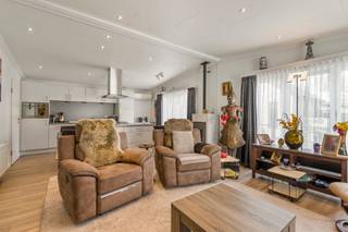 [[ DIT PAND NEEMT DEEL AAN DE ERA OPEN HUIZEN DAG OP 6/12 VAN 14:30 TOT 15:30 ]] Dankzij de uitstekende, rustige ligging doch nabij openbaar vervoer...