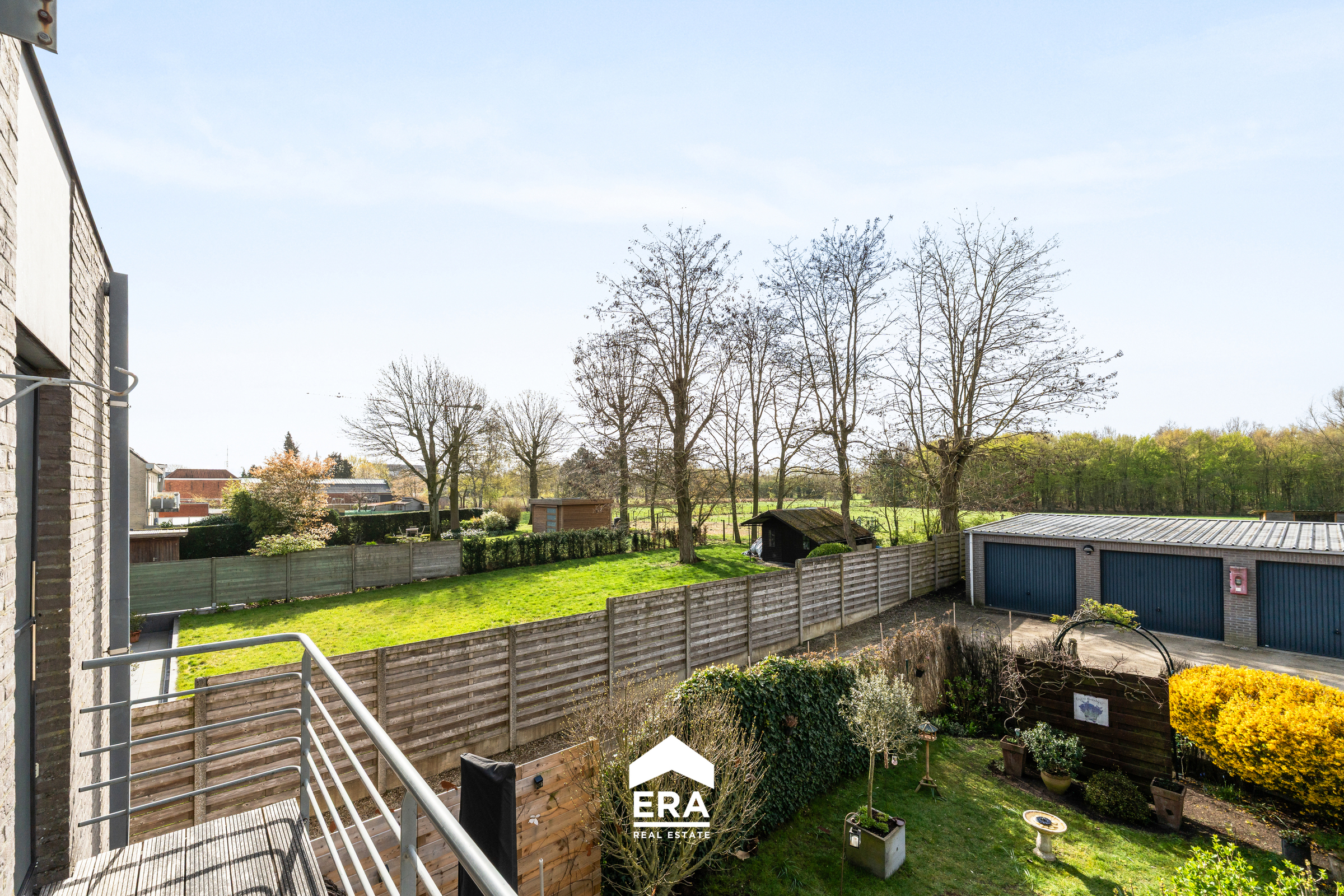 garage in kleinschalig garagecomplex nabij centrum Eeklo. - foto 4