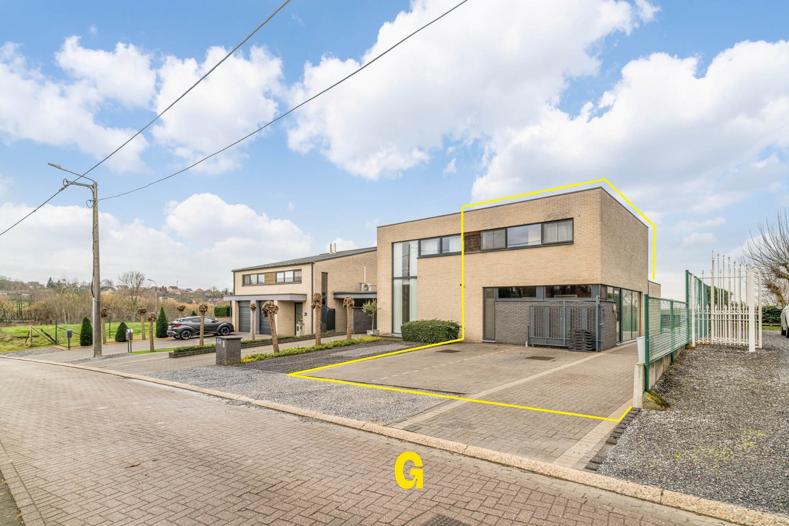 Knappe halfopen woning met zuidwest gerichte tuin met zwembad, rustig gelegen te Kleine Spouwen - foto 5