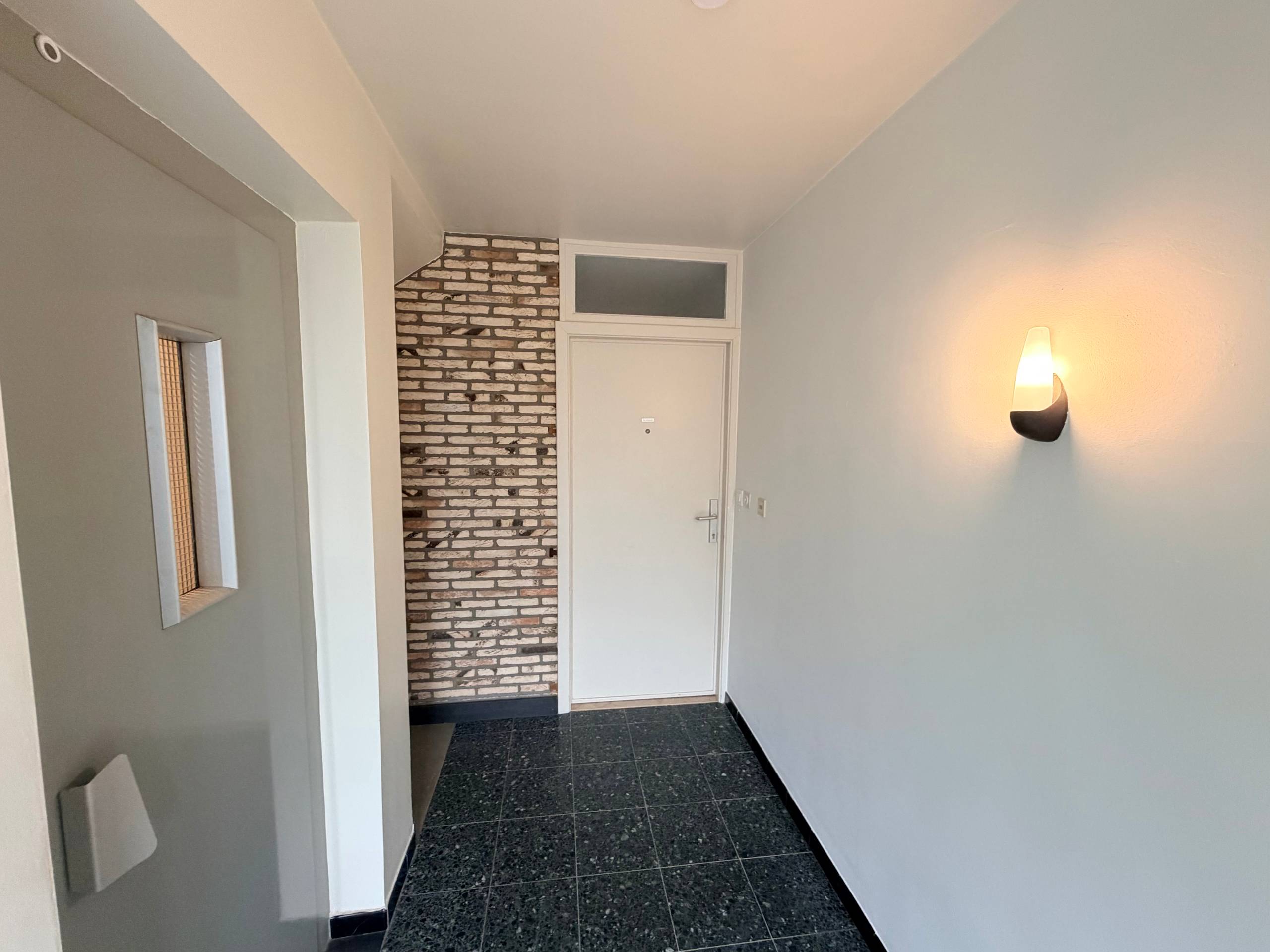 Genk-Bret, Zagerijstraat 35 bus 3: Instapklaar appartement met 3 slaapkamers in een rustige omgeving met een vlotte bereikbaarheid. - foto 4