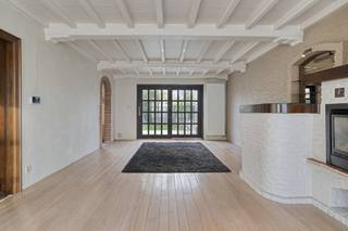 Ontdek een bijzondere kans aan de Astridlaan 333 in Assebroek, perfect voor wie wonen en werken optimaal wil combineren op een uitstekend...