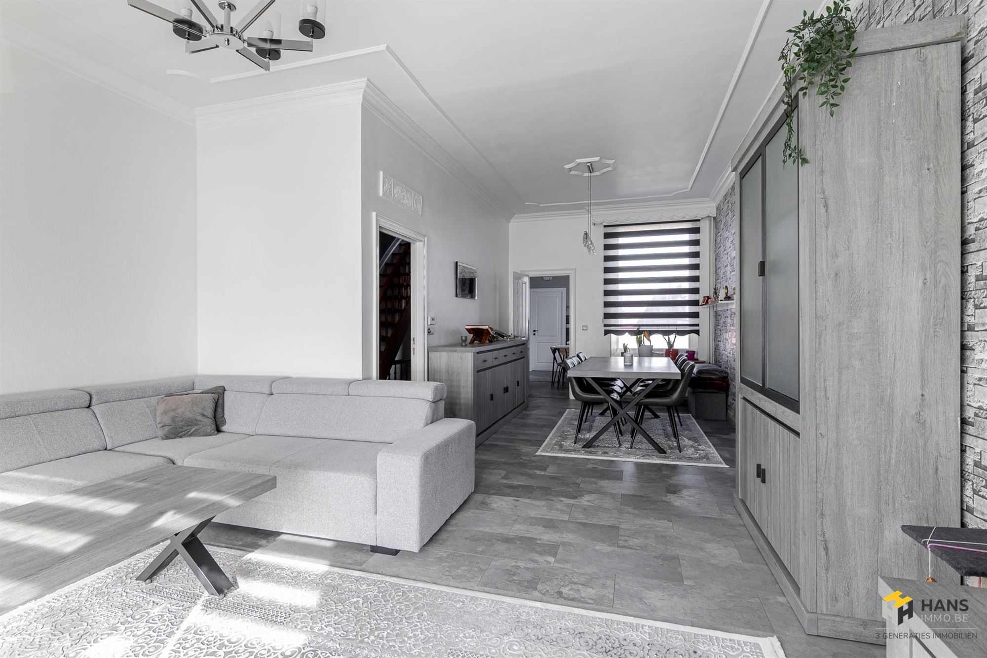 Bel-etage (181 m²) met 3 slaapkamers en buitenruimte (30 m²) in Antwerpen (2020). - foto 2