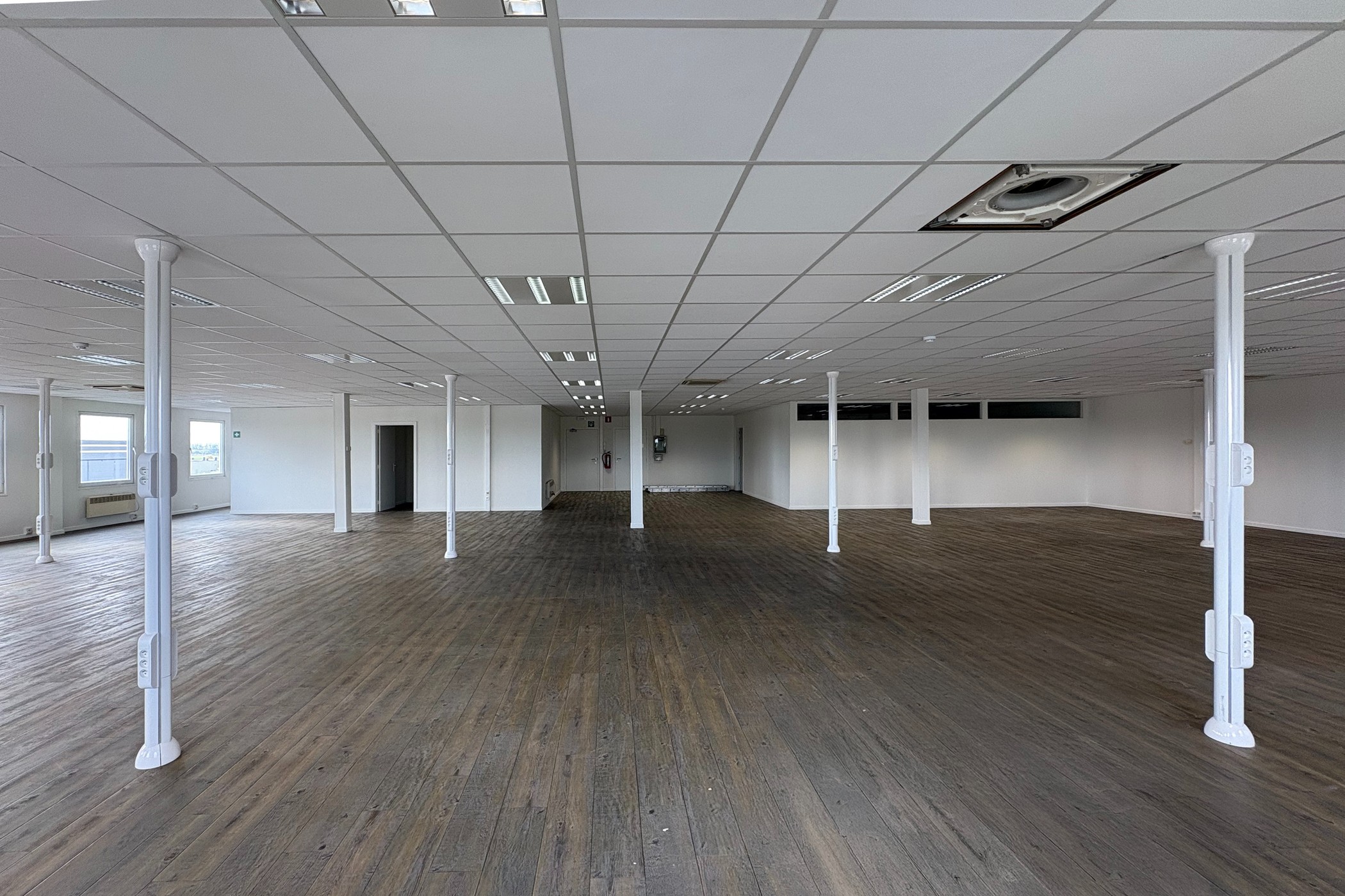 Kantoorruimte (397 m²) in industriepark te Drongen - foto 4