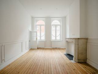 Dit volledig gerenoveerde appartement is ideaal gelegen tussen de universiteitswijk en de vijvers van Ixelles en biedt een bruto vloeroppervlakte...