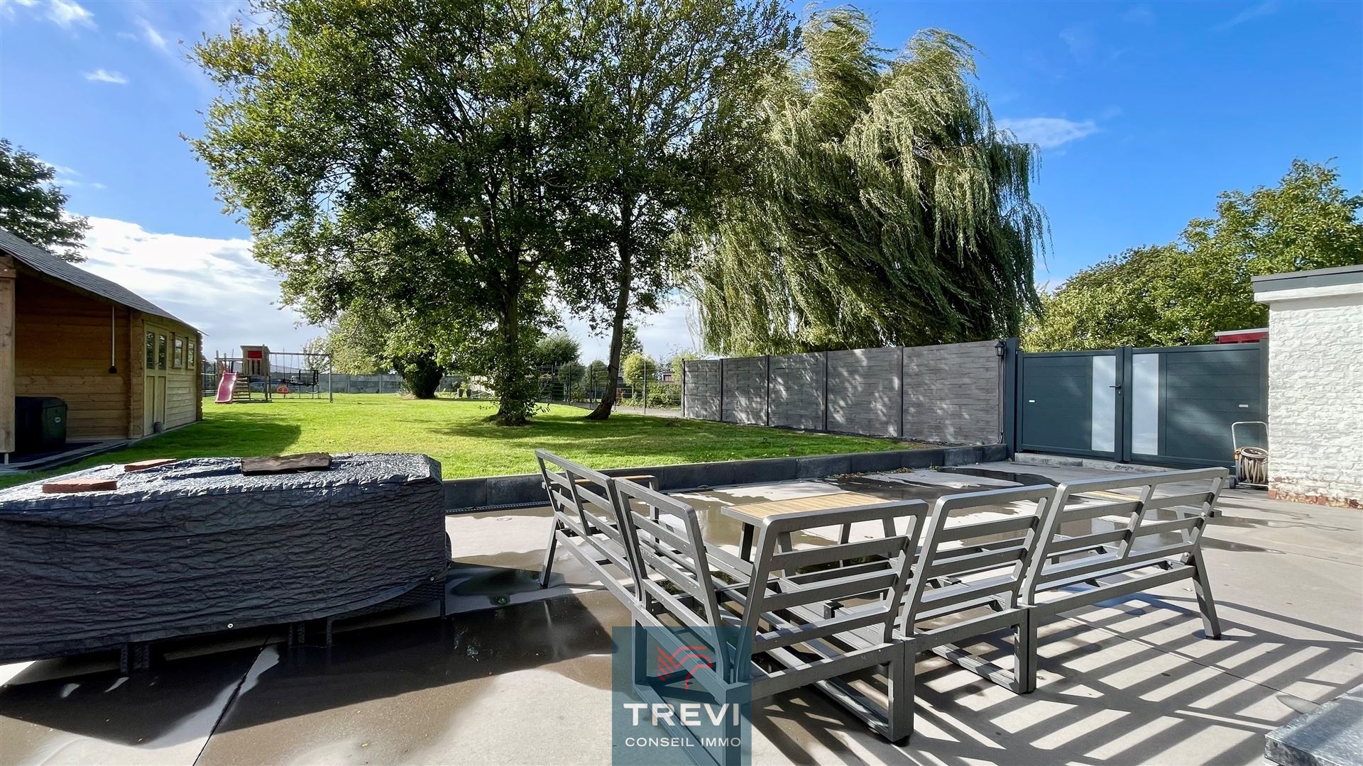 SOUS OPTION Grande maison toute rénovée avec joli jardin - photo 2