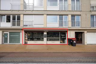 Totale grondoppervlakte: 109m²Indeling:- handelsruimte - Keuken + berging - kelderruimte - verhuurprijs: € 1120,00/maandAarzel zeker niet om...