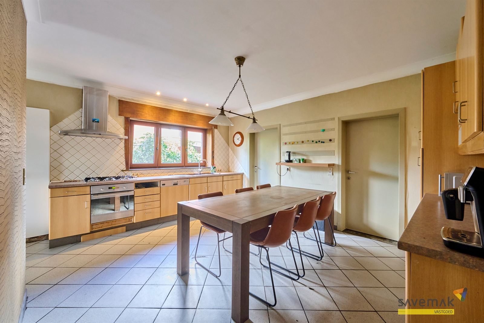 Ruime renovatiewoning met 6 slpk en tal van mogelijkheden - foto 4