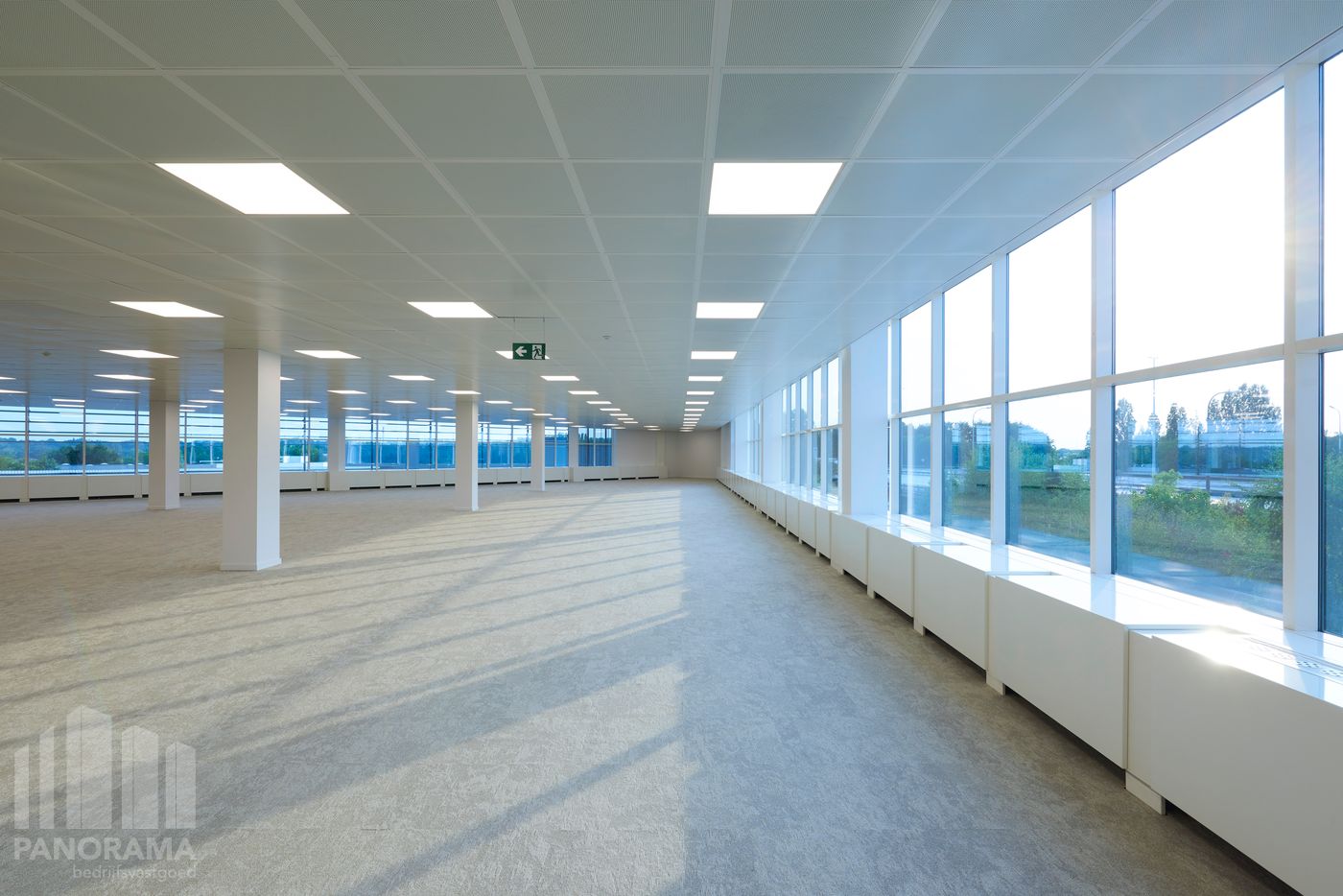 Kantoren van 965 m² nabij R0 - foto 4