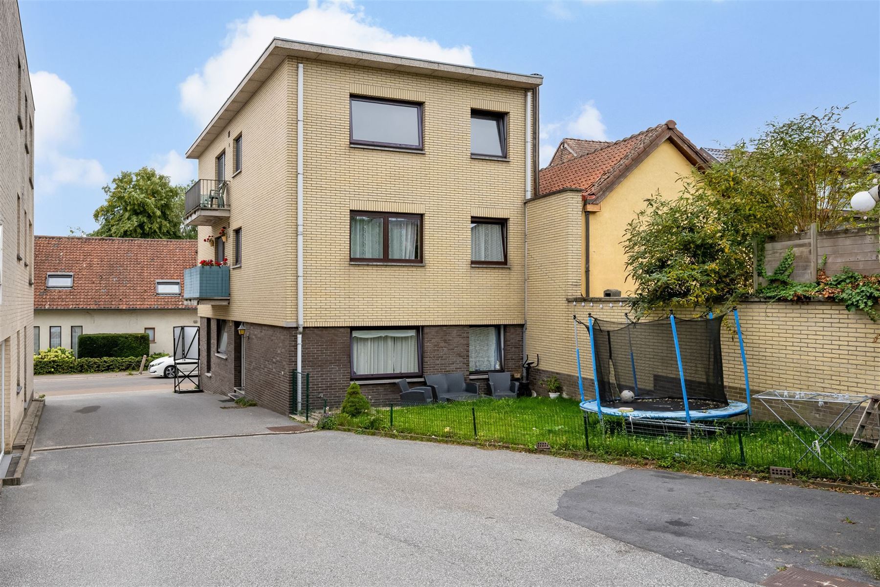 Commercial for sale in Relegem with 6 bedrooms - photo 4